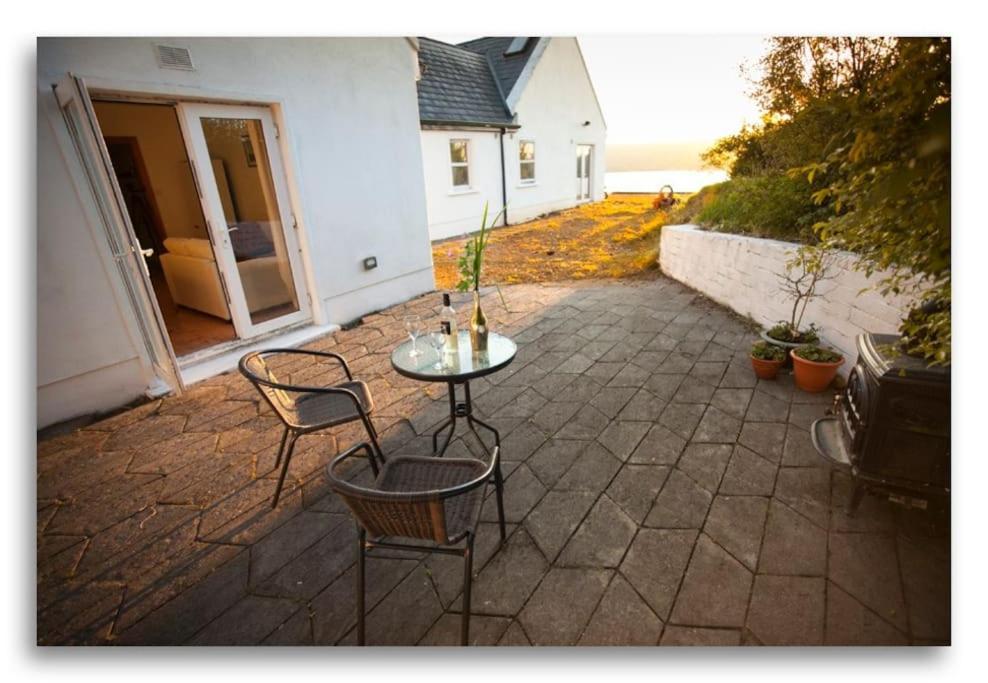 Cosy Self Contained Cottage With Stunning Views Killaloe Exterior foto